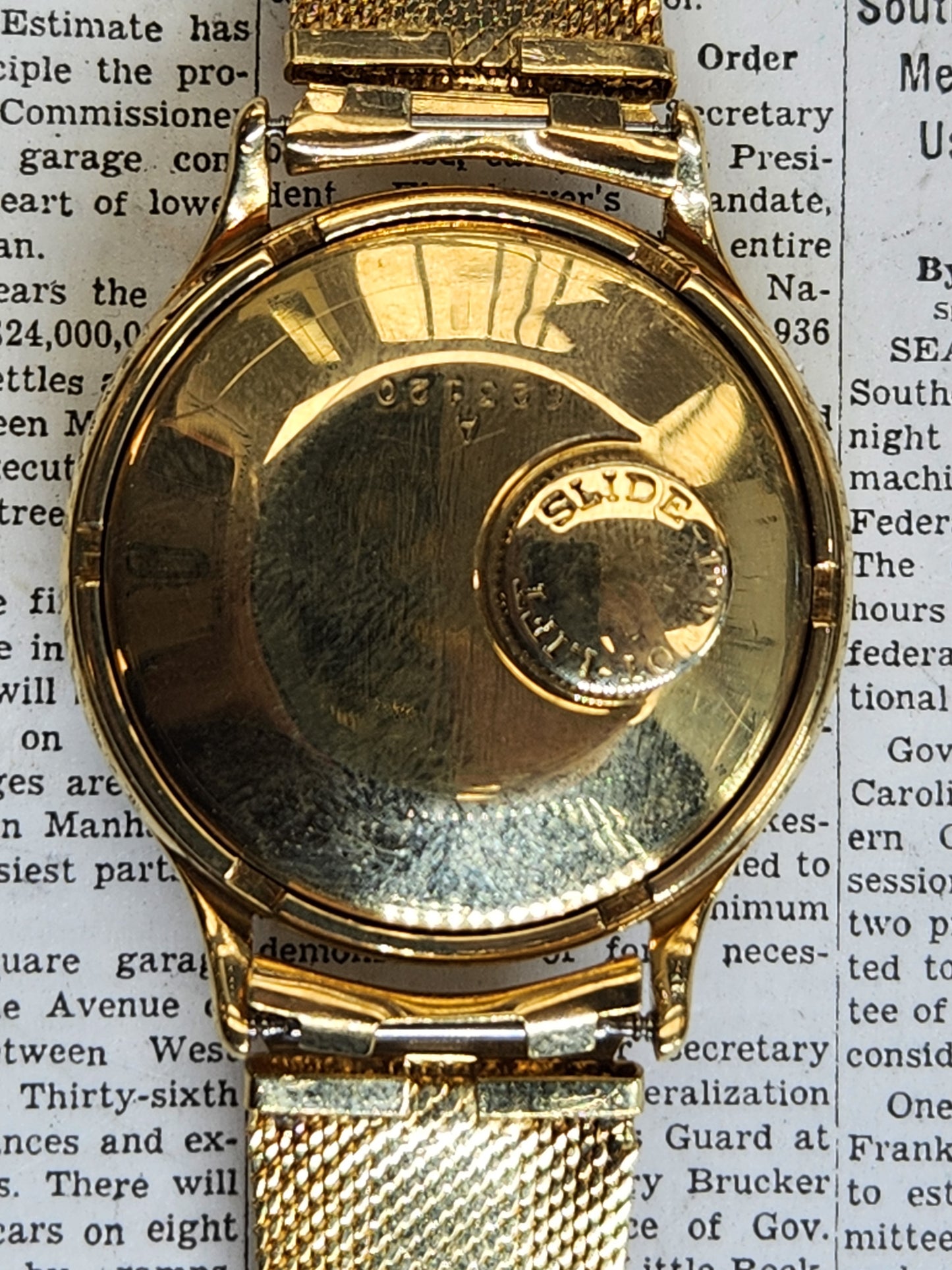 Jaeger Lecoultre Futurematic 18kt gold from the 1960s