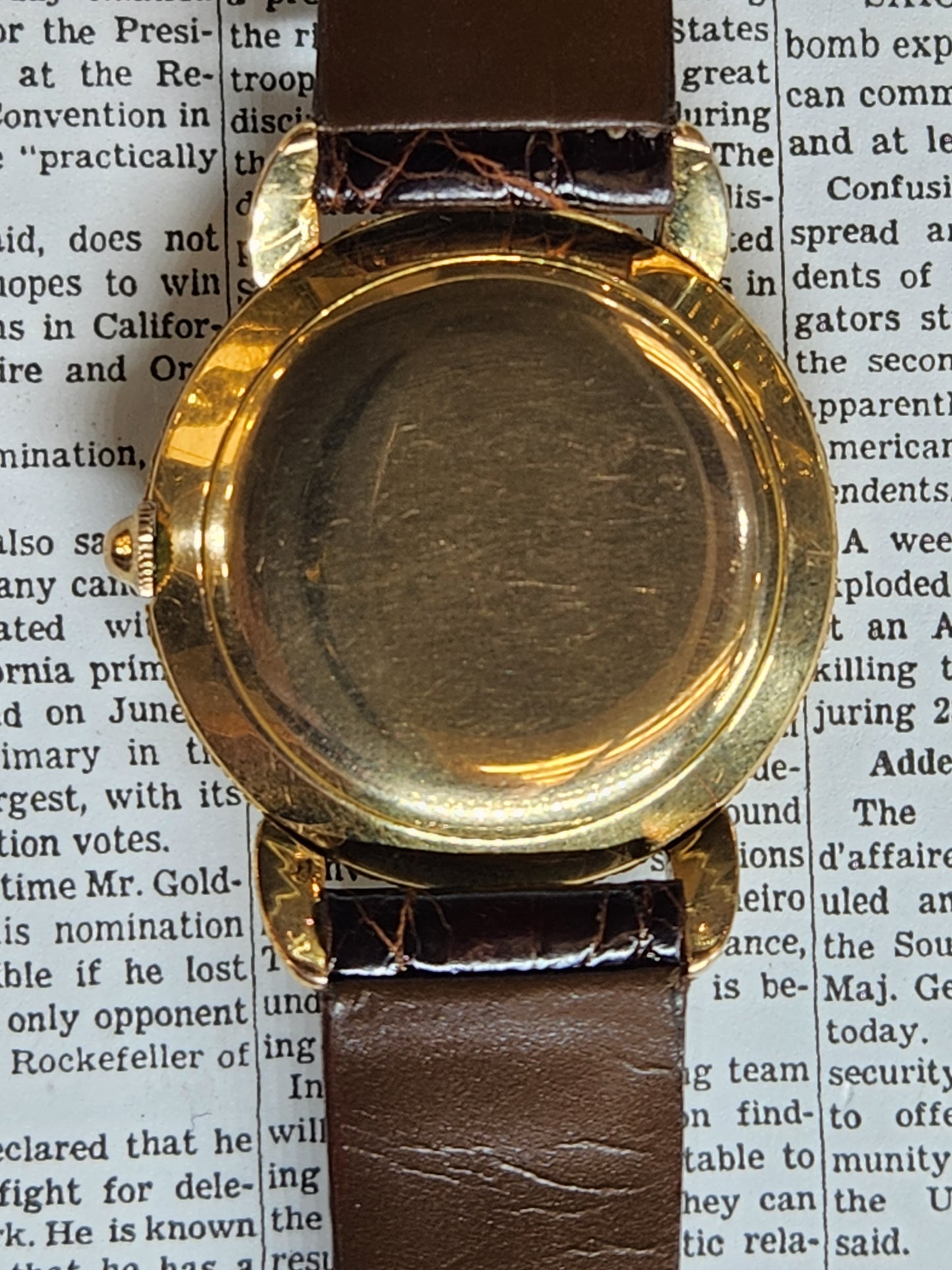 Movado 18kt Mid Century Unusual case design