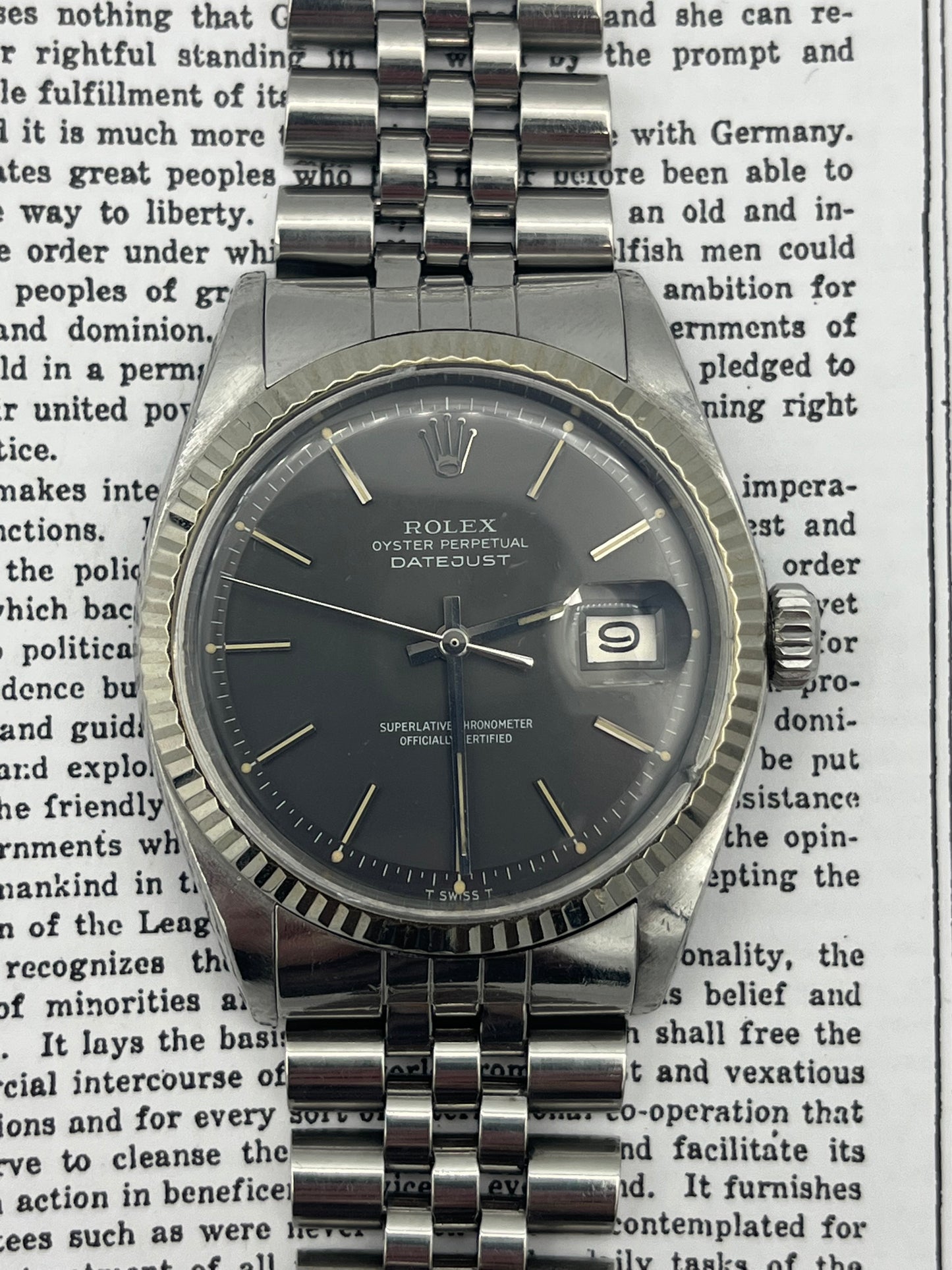 Vintage Rolex Datejust 1601 With Gold Bezel Grey Blue Dial in Steel